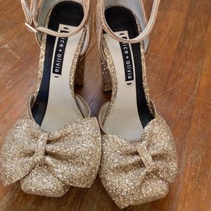 Gorgeous Alice and Olivia Gold Glitter Platform Shoes, Sz 37